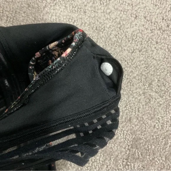 Lululemon Find Focus Bra - Picture 4 of 4